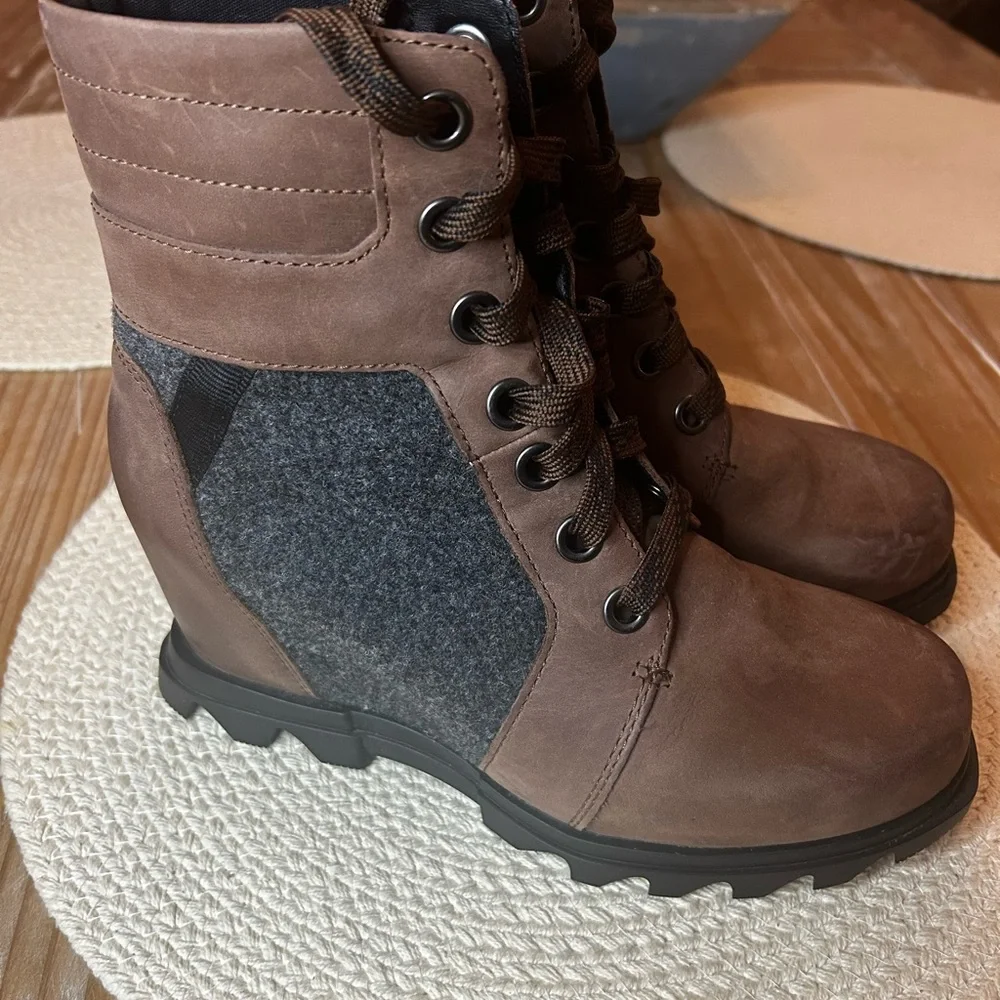 Sorel Women's Joan of Arctic Wedge III Lexie boot in Tobacco/Black - Picture 2 of 7